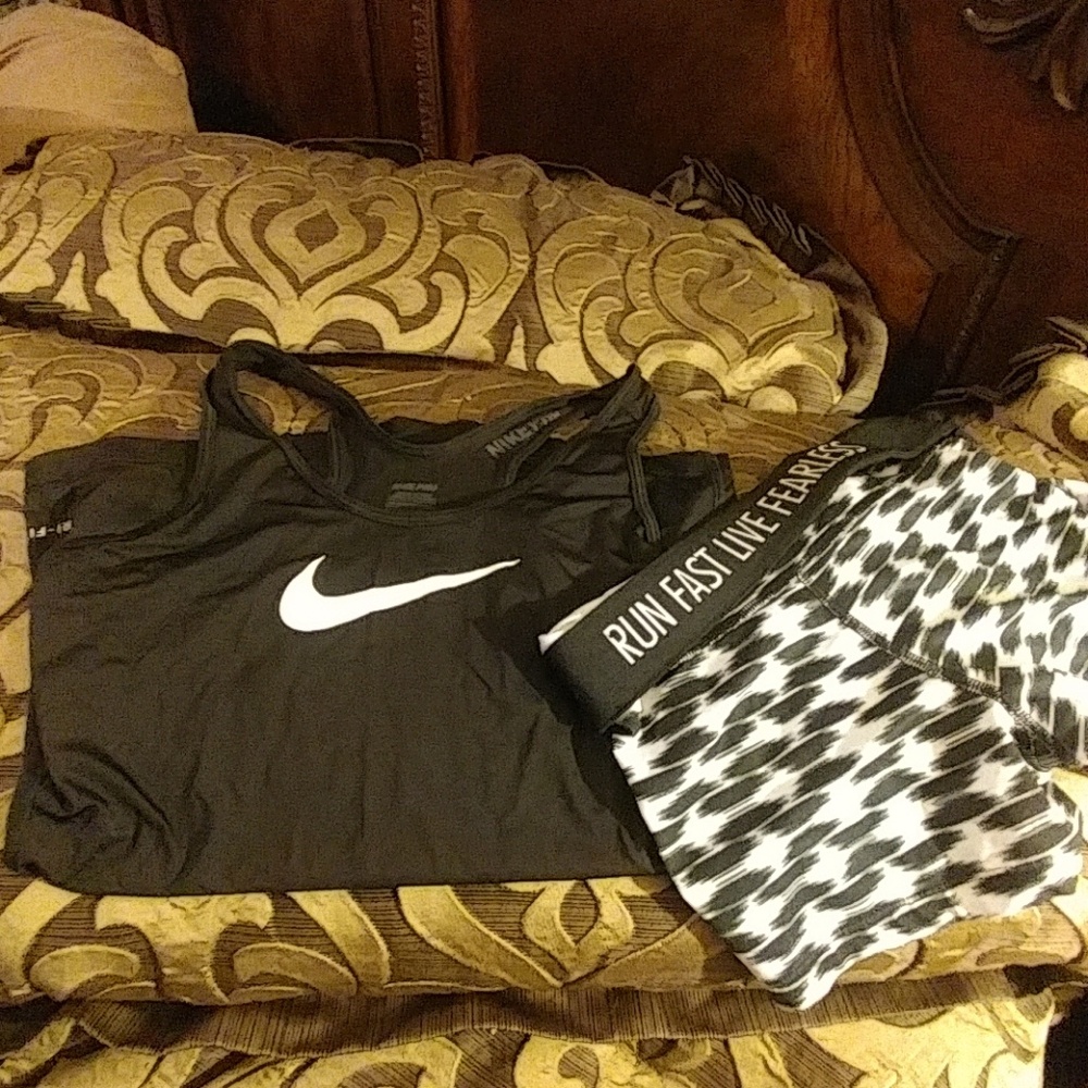 Nike Pro szSmall Dri Fit Tank blk&wht